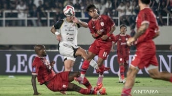 Puji Kualitas Rumput Stadion Manahan, Mauricio Souza: Bantu Tim Main Cantik!