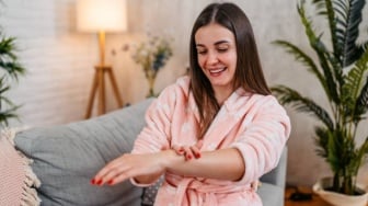 5 Body Lotion Efektif untuk Kulit Kering, Ringan dan Nyaman Dipakai Harian