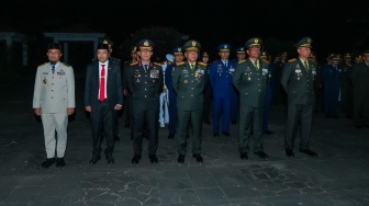 Gubernur Sulsel Ikuti Apel Kehormatan Renungan Suci di TMP Panaikang