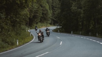 Cari Motor yang Nyaman untuk Perjalanan Jauh? Intip 5 Pilihan Terbaiknya