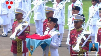 Bianca Alessia Christabella Lantang Anak Siapa? Pembawa Baki Upacara HUT RI yang Curi Atensi