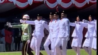 Respect! Detik-Detik Paskibraka Papua Nyaris Tumbang, Aksi Heroik Rekannya Bikin Haru