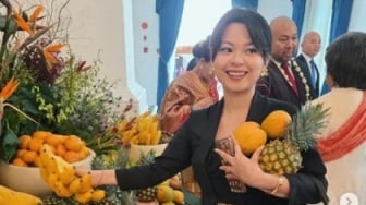 Sindiran Keras Cucu Bung Hatta Pakai Kebaya Hitam dan Kain Kematian saat Upacara HUT RI di Istana