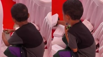 Miris, Bocah Pungut Makanan Bekas Pejabat Usai Perayaan HUT RI ke-80