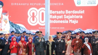Gubernur Khofifah Apresiasi Paskibraka dan Pendukung HUT ke-80 RI: Jadilah Anak Terbaik Negeri Ini