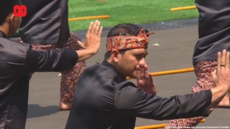 Di Depan Presiden Prabowo, Iko Uwais Unjuk Bakat Pencak Silat