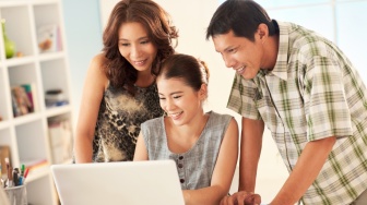 Menjadi Orang Tua di Era Digital