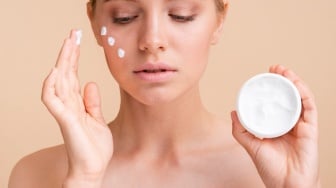 5 Rekomendasi Moisturizer setelah Peeling Wajah, Mulai Rp30 Ribuan