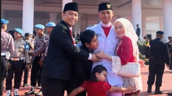 Denny Cagur Bangga Anak Jadi Paskibraka Banten, Pilih Hadiri Upacara di Daerah Bukan di Istana