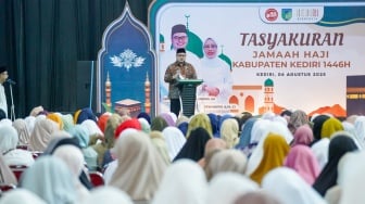 Tasyakuran Bersama Jamaah Haji Kabupaten Kediri, Mas Dhito Tanyakan Bekal yang Tetap Jadi Idola