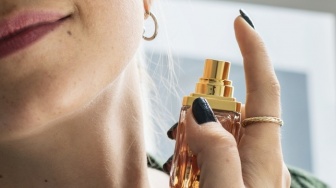 5 Rekomendasi Parfum Wanita 40 Tahun ke Atas, Wangi Elegan Awet Seharian