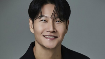 Tulis Surat Tangan, Kim Jong Kook Umumkan Menikah di Tahun ke-30 Debutnya