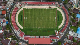 Foto udara Stadion Gelora Kie Raha di Ternate, Maluku Utara, Selasa (19/8/2025). [ANTARA FOTO/Andri Saputra/rwa]