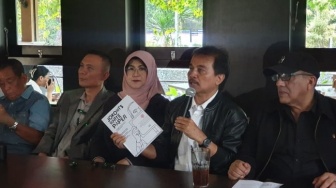 7 Fakta Isi Buku Jokowi's White Paper Karya Roy Suryo Cs, Hampir 700 Halaman