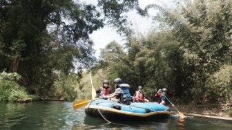 Menjaga Sungai Lewat Dayung: Ketika Rafting Jadi Aksi Lingkungan