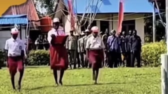 Momen Paskibraka di Pelosok Papua Tanpa Alas Kaki Bikin Nyesek, Warganet Pertanyakan Keadilan