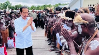 CEK FAKTA; Warga Papua Demo Ingin Jokowi Jadi Presiden Lagi