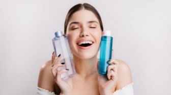 Lembapnya Tahan Lama! 4 Toner Korea Hyaluronic Acid Bikin Wajah Auto Plumpy