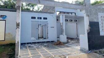 Rumah Ratusan Juta Rupiah di Lahan Stadion Sudiang Dibongkar
