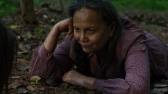Tersiram Air Panas, Christine Hakim Tetap Lanjut Syuting Film Garapan Baim Wong Meski Badan Melepuh