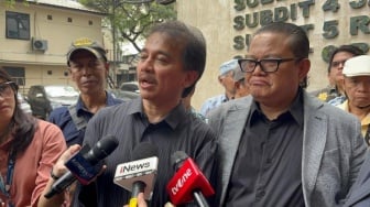 'Ngamuk' Gegara Saksi Kasus Ijazah Palsu Diperiksa Sampai Subuh, Roy Suryo Cs: Tidak Manusiawi!