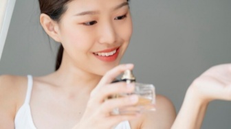 8 Rekomendasi Parfum Wanita yang Wanginya Lembut dan Tahan Lama