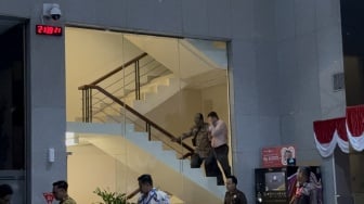 Drama Jemput Paksa Rudy Ong: Merangkak di Lobi KPK, Berakhir dengan Rompi Oranye