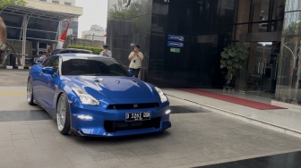 Penampakan Supercar 'Godzilla' Nissan GT-R Sitaan OTT Wamenaker Noel Bikin Geger Markas KPK