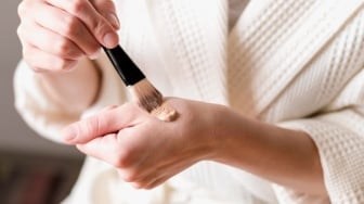 4 Pilihan Foundation Ringan dengan Hasil Natural, Cocok untuk Daily Makeup!