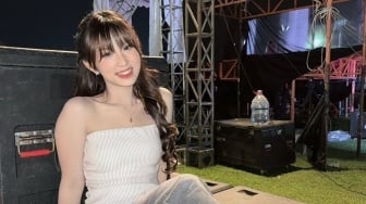 Siapa Leona Zhen? Penyanyi Dangdut Blasteran dengan Riders Unik