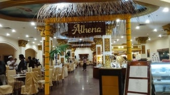 Warung Nasi Pedas, Mencicipi Kekayaan Kuliner Indonesia dalam Satu Buffet