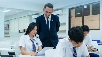 Mengapa Memilih Pendidikan Global Kristen Jadi Investasi Terbaik untuk Anak?