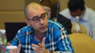 Siapa Nasim Khan? Anggota DPR yang Viral Usai Usulkan Gerbong Khusus Merokok di Kereta Api