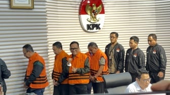 Wamenaker Noel Ditemani 10 Tersangka Pemerasan Sertifikat K3 Ditahan di Rutan KPK