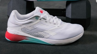 Awas Cedera! Ini Alasan Sepatu Lari Haram Dipakai Buat Angkat Beban