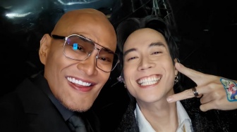Vidi Aldiano Dituntun Deddy Corbuzier di Acara HUT RCTI, Sang Penyanyi Banjir Doa
