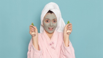Bye-Bye Gosong! 6 Skincare Dana Pelajar Ampuh Pulihkan Kulit Pasca 17-an