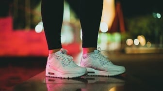5 Rekomendasi Sepatu Skechers untuk Ibu-Ibu, Modis dan Tak Bikin Kaki Pegal