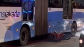 5 Fakta Viral Pemotor Masuk Kolong Bus Transjakarta, Ini Kronologi Lengkapnya