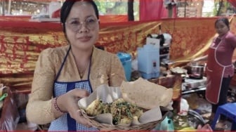 Di Balik Rasa Bumbu Kuning Tipat Cantok Khas Busungbiu Yang Mengobati Rindu