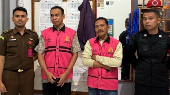 Kejari Lombok Timur Tahan Dua Tersangka Korupsi Proyek Rehabilitasi Dermaga Labuhan Haji Rp3 Miliar