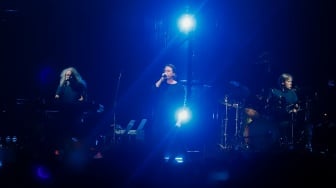Grup Musik MEW saat tampil di Konser LaLaLa Festival 2025 di Jiexpo Kemayoran, Jakarta, Sabtu (23/8/2025). [Suara.com/Alfian Winanto]