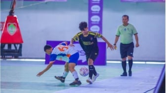 Saat Bola Berputar, Hidup pun Berjalan Tanpa Tombol Restart