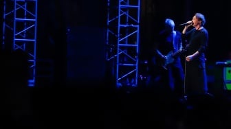 Konser Perpisahan MEW di LaLaLa Fest 2025