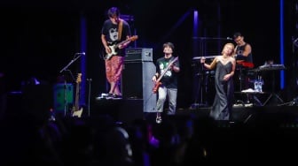 Grup Musik Do As Infinity saat tampil di Konser LaLaLa Festival 2025 di Jiexpo Kemayoran, Jakarta, Sabtu (23/8/2025). [Suara.com/Alfian Winanto]