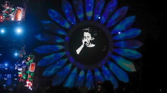 Grup Musik MEW saat tampil di Konser LaLaLa Festival 2025 di Jiexpo Kemayoran, Jakarta, Sabtu (23/8/2025). [Suara.com/Alfian Winanto]