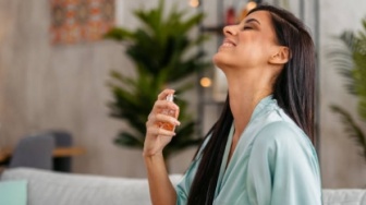 5 Parfum Wanita Terbaik untuk Tebar Pesona di Mal: Auto Bikin Noleh!
