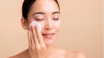4 Brightening Pad Niacinamide, Solusi Praktis Rahasia Wajah Cerah dan Halus