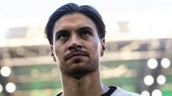 Debut Kevin Diks di Bundesliga Nyaris Sempurna, Gagal Cetak Gol tapi Ukir Sejarah