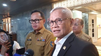 DPR Digeruduk Massa, Respon Anggota Dewan Bikin Geram: Salurkan Saja Lewat Prosedur!